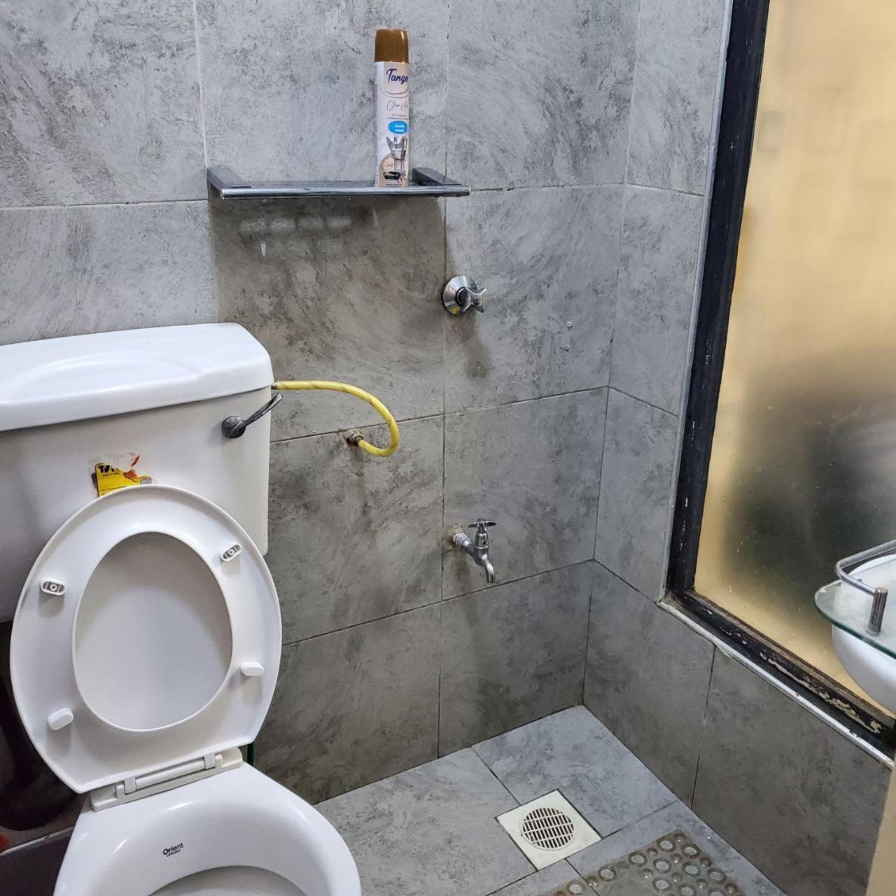 Lovely & Cozy Compact Studio Near Airport With Rooftop View Lägenhet Nairobi Exteriör bild